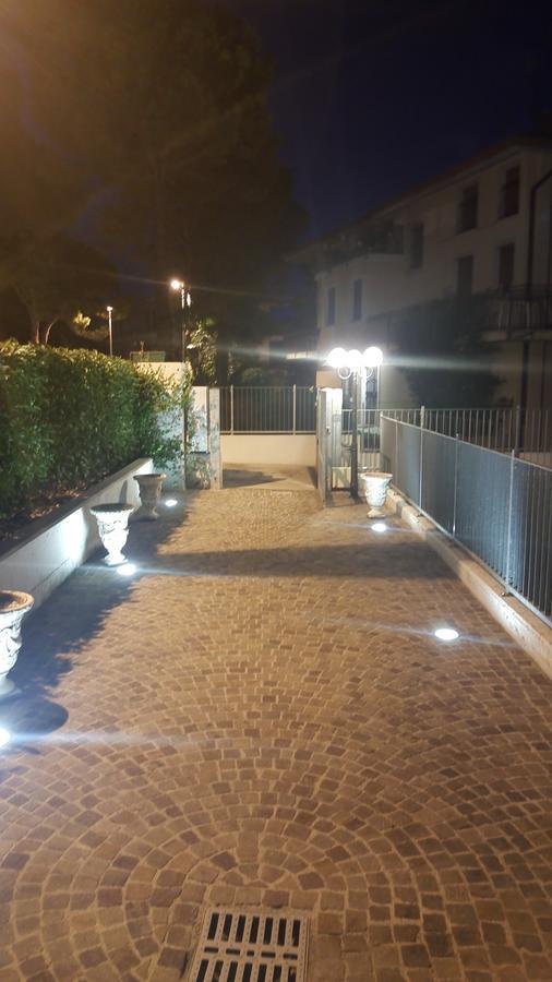 Sirmione Rosselli Apartments Exterior photo